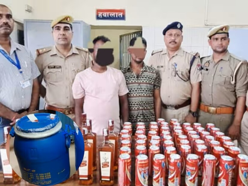  এরপরেই তাঁদের জেরা করতে শুরু করে জিআরপি। তারপরেই ঝুলি থেকে বেরিয়ে আসে বেড়াল। ড্রাম থেকে একে একে বেরিয়ে আসে মদ এবং বিয়ার।