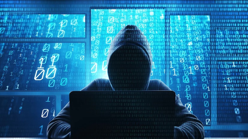 Windows আপডেট করা আবশ্যক: ১. প্রথমে সেটিংসে যেতে হবে। ২.  Update & Security-তে ক্লিক করতে হবে। আর লেটেস্ট আপডেট ইনস্টল করতে হবে। ৩. অটো-আপডেট অন করতে হবে, যাতে প্রতিটি নতুন প্যাচ স্বয়ংক্রিয় ভাবে ইনস্টল হয়ে যায়। ৪. আপডেট করার পরে সিস্টেমটি রিস্টার্ট করতে হবে।