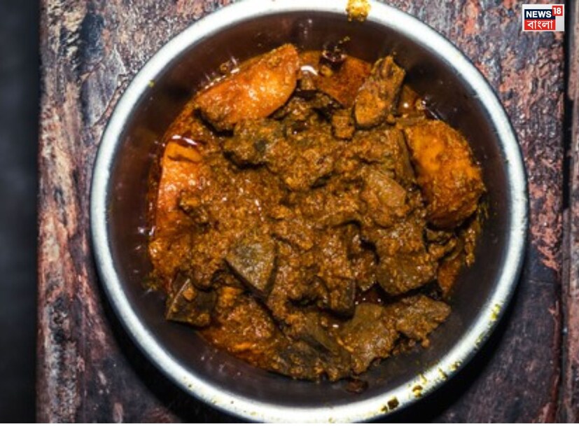 মুরগির মেটে প্রোটিনের ভাল উৎস। বাচ্চাদের হাড় ও পেশির গঠন মজবুত করে। শরীরের বিভিন্ন অপুষ্টিজনিত সমস্যা দূর করতে, দ্রুত ওজন বাড়াতে মুরগির মেটের জুড়ি মেলা ভার। এটি দাঁতের স্বাস্থ্য ভাল রাখতেও সাহায্য করে। এতে থাকা উপকারী উপাদান ক্যাভিটি প্রতিরোধে সাহায্য করে এবং দাঁত মজবুত রাখে। তবে, পরিমিত দেওয়া উচিত যে কোনও খাবার।