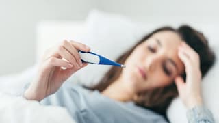 আয়ুর্বেদিক বিভাগের সিনিয়র কম্পাউন্ডার জগমোহন পরাশরের মতে, আবহাওয়া পরিবর্তনের প্রভাব এড়াতে কিছু ঘরোয়া প্রতিকার গ্রহণ করা যেতে পারে। তুলসী পাতা, আদা, গোলমরিচ, লবঙ্গ জলে সেদ্ধ করে পান করলে শরীরের রোগ প্রতিরোধ ক্ষমতা বৃদ্ধি পায় এবং সর্দি-কাশি দ্রুত নিরাময় হয়। আয়ুর্বেদিক বিভাগের সিনিয়র কম্পাউন্ডার জগমোহন পরাশরের মতে, আবহাওয়া পরিবর্তনের প্রভাব এড়াতে কিছু ঘরোয়া প্রতিকার গ্রহণ করা যেতে পারে। তুলসী পাতা, আদা, গোলমরিচ, লবঙ্গ জলে সেদ্ধ করে পান করলে শরীরের রোগ প্রতিরোধ ক্ষমতা বৃদ্ধি পায় এবং সর্দি-কাশি দ্রুত নিরাময় হয়।