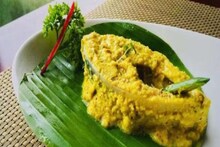 স্কুলে কব্জি ডুবিয়ে ইলিশ খেল ছাত্র-শিক্ষক-অভিভাবক! টিচার্স ডে উপলক্ষে অভিনব উদ্যোগ, কোথায়?