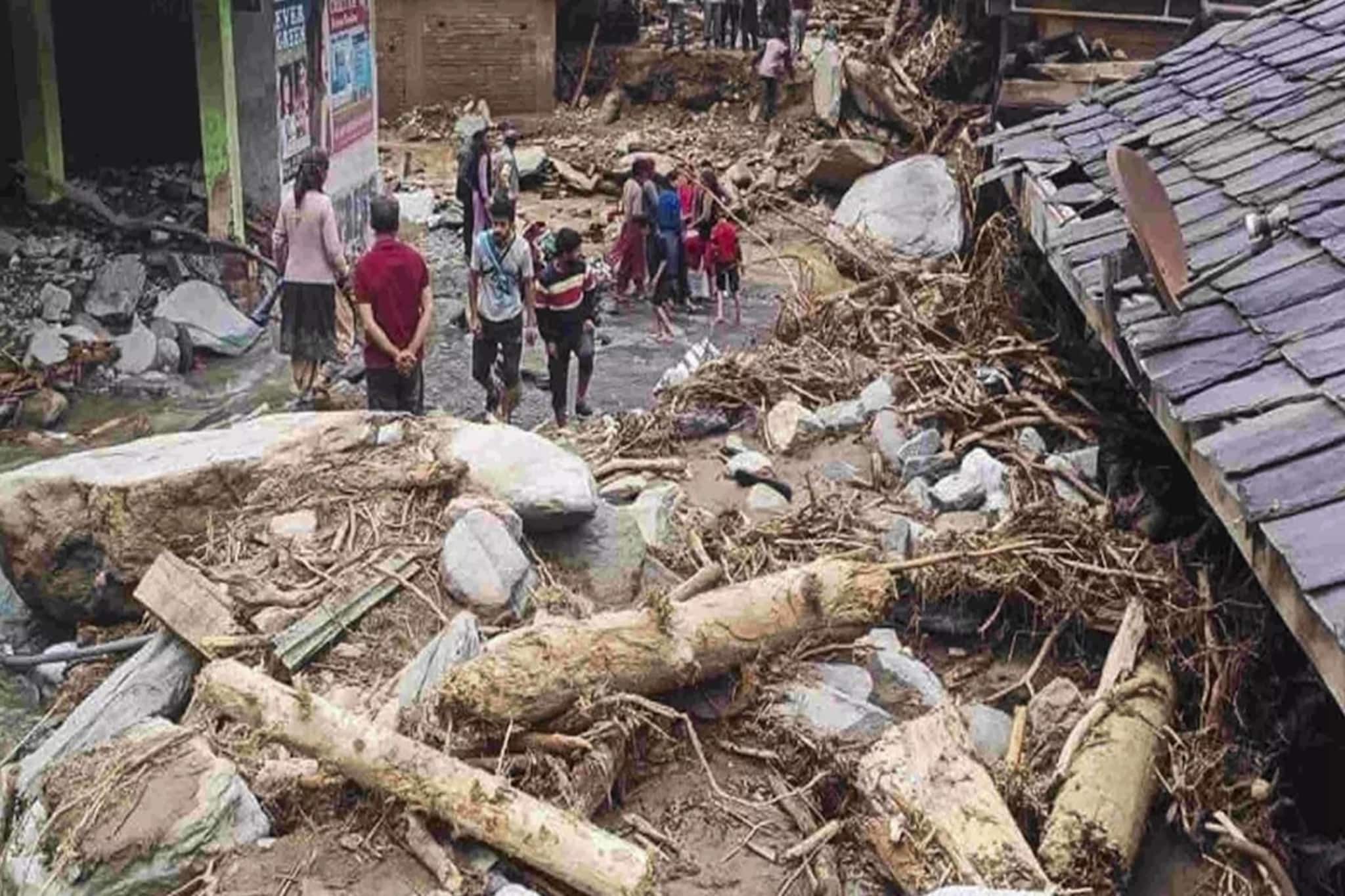 ভয়ঙ্কর অবস্থা হিমাচলে! মৃত্যুমিছিল, এখনও পর্যন্ত ৬৩ জনের জীবন শেষ মর্মান্তিক ঘটনায়!