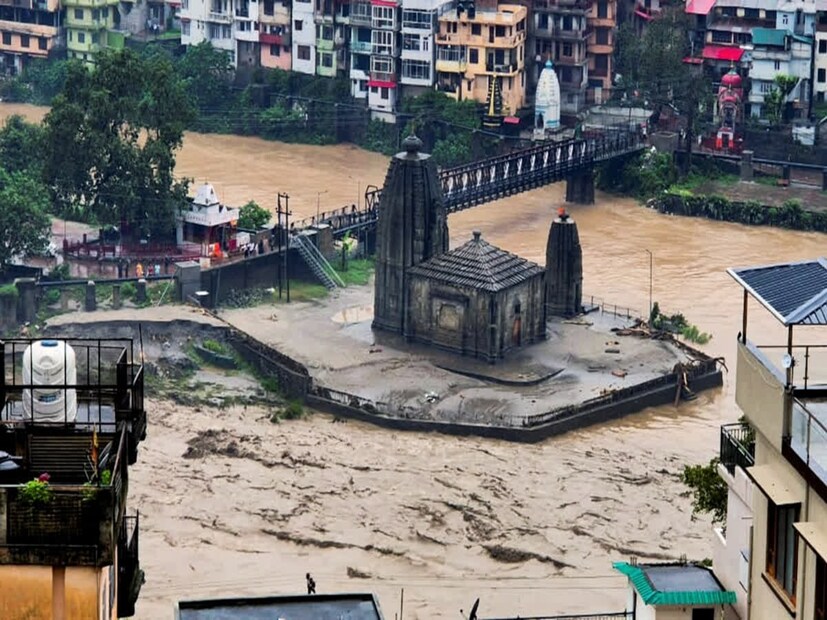 রিপোর্ট অনুযায়ী, সবচেয়ে ভয়াবহ পরিস্থিতি মাণ্ডি জেলায়। এখনও পর্যন্ত সেখানে ১০ জনের মৃত্যু এবং ৩৪ জন নিখোঁজের খবর মিলেছে। বেশিরভাগ ক্ষেত্রেই কারণ ছিল হড়পা বান মেঘ ভাঙা বৃষ্টি। পাশাপাশি প্রাকৃতিক বিপর্যয়ের জেরে রাজ্যজুড়ে আহত হয়েছেন ১০৩ জন।