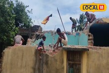 নিজেদের বাড়ি ভেঙে ফেলছেন নিজেরাই, নিয়ে পালাচ্ছেন আসবাবপত্র...! আচমকা কী এমন ঘটল