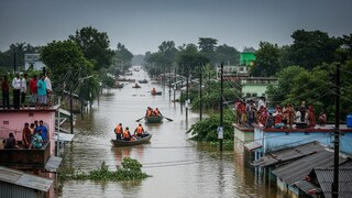 রাজ্যের মুখ্যসচিব মনোজ পন্থ প্রশাসনের সব স্তরকে সতর্ক থাকার নির্দেশ দিয়েছেন।