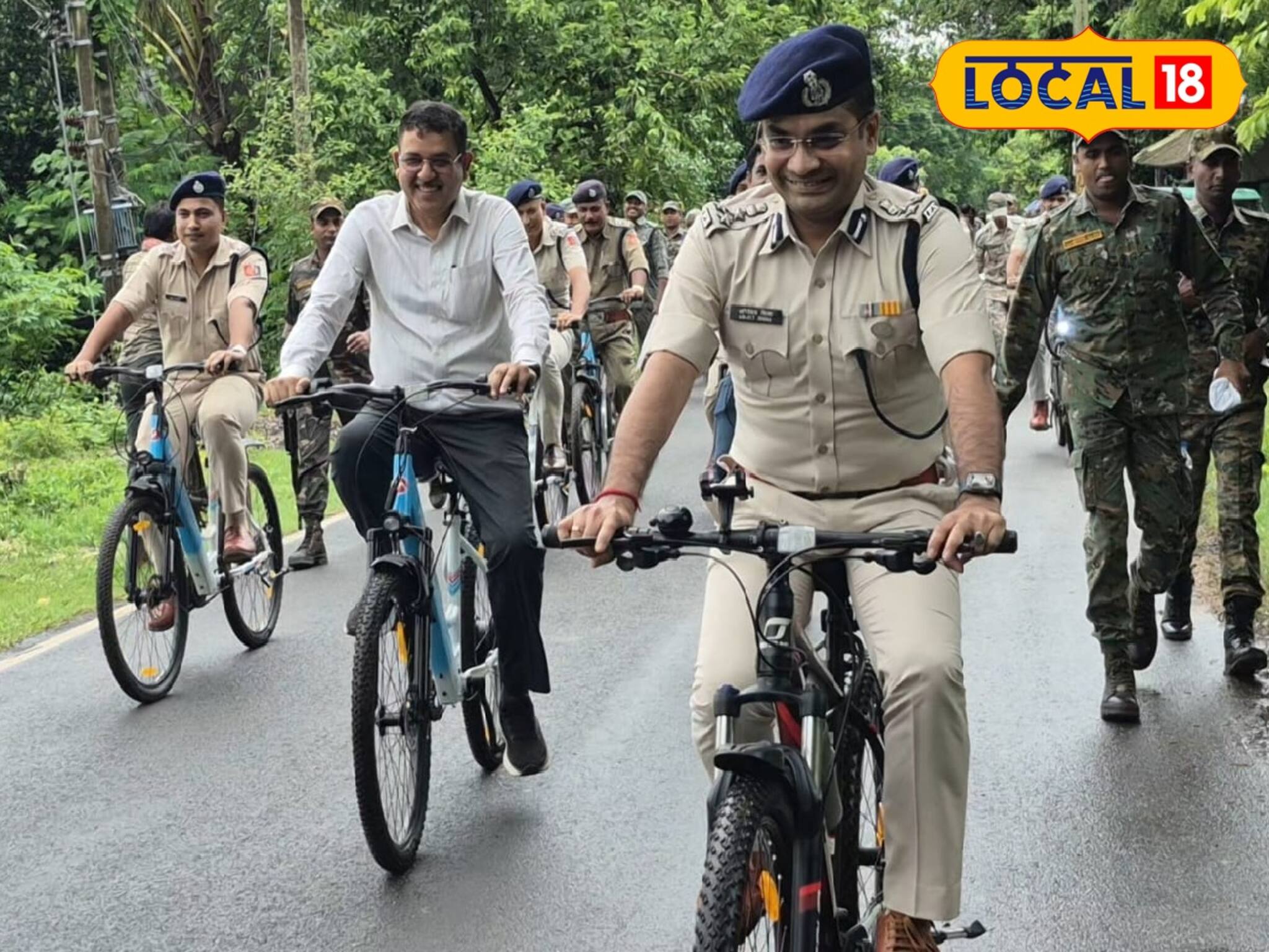 Jhargram News: নীলবাতির গাড়ি ছেড়ে সাইকেল...! হলটা কী জেলাশাসক, পুলিশ সুপারের, সাতসকালেই চমকে গেল ঝাড়গ্রাম
