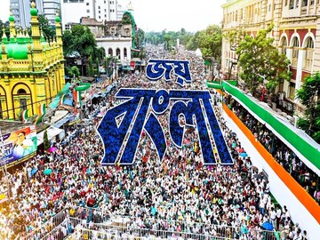 একুশের সভায় অসুস্থ হয়ে পড়লেন তৃণমূল সাংসদ, নিয়ে যাওয়া হল অ্যাম্বুল্যান্সে