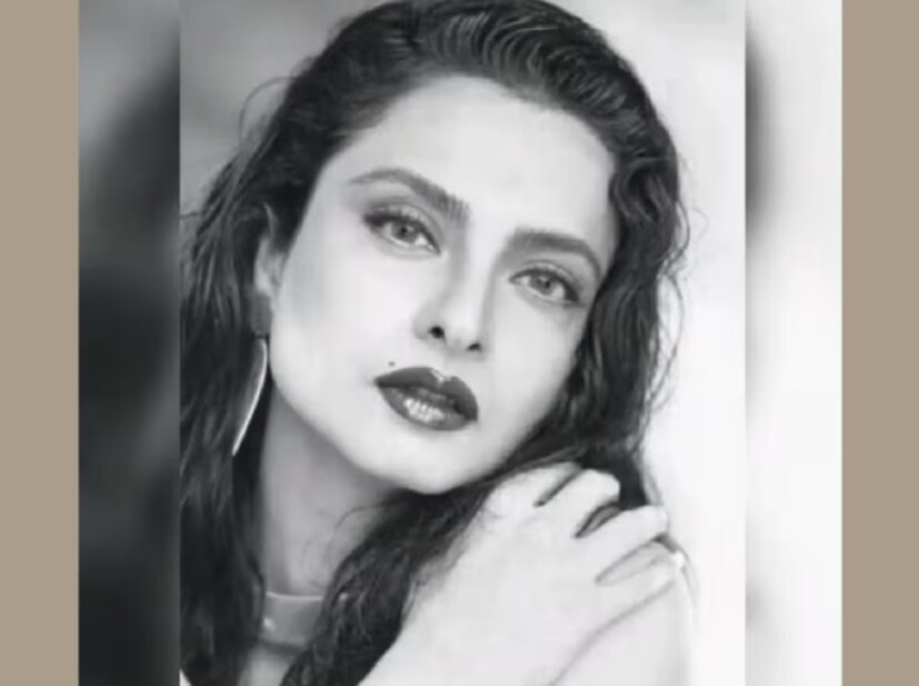 অভিনেত্রী রেখাকে ঘিরে চিরকালই নানা গুঞ্জন৷ অমিতাভ ও রেখার প্রেম নিয়ে বলিউডে নানা গল্প৷ কিন্তু শুধু অমিতাভ নন, রেখা রাত কাটিয়েছেন বহু হিরোর সঙ্গেই৷ 