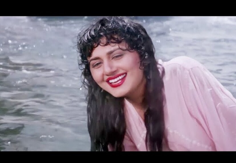জিনাত আমান, মন্দাকিনীর মতো নায়িকারা এমন সুপারহিট গান দিয়েছেন। কিন্তু যদি আমরা এমন গানের কথা বলি যেখানে জলপ্রপাত বা ওয়াটার ফলস দেখা যায়, তাহলে প্রথমেই যে গানটি মনে আসে তা হল মন্দাকিনীর গান 