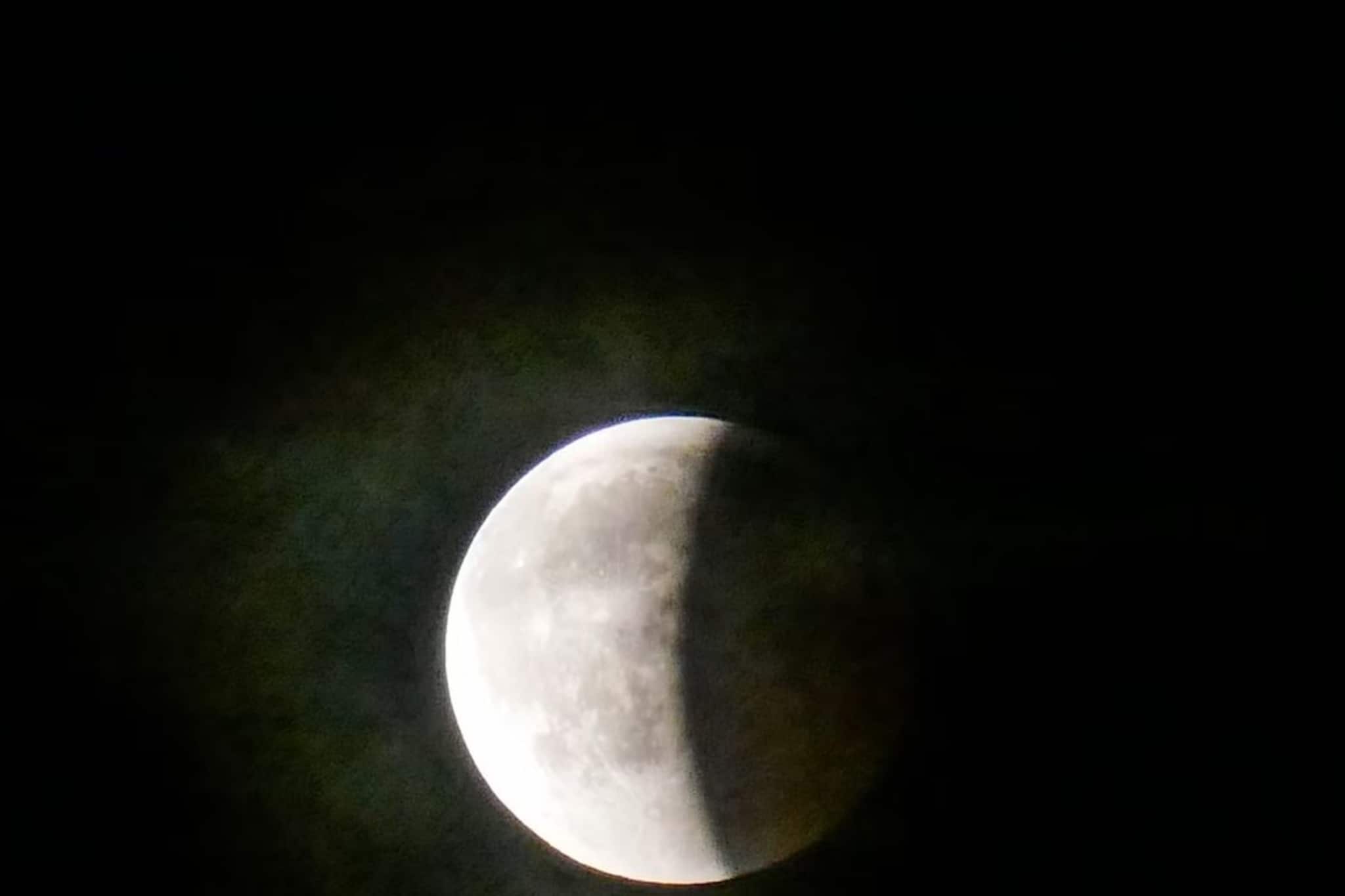 দোল পূর্ণিমায় ২০২৬ সালের সবচেয়ে বড় চন্দ্রগ্রহণ...! বিরল কাকতালীয় যোগে কী কী ঘটবে? জানুন