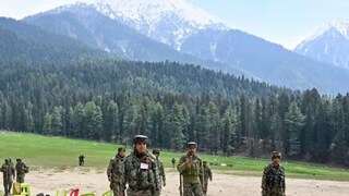 এই হামলার নেতৃত্ব দেয় জঙ্গি সুলেমান, যিনি পাকিস্তানের স্পেশাল ফোর্সের সন্দেহভাজন কমান্ডো। 