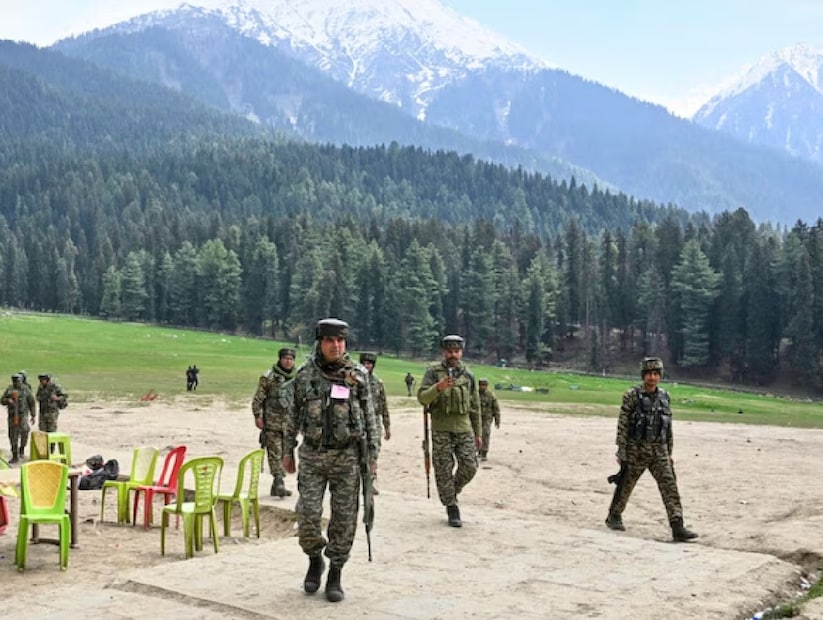 পহেলগাঁওয়ে ভয়াবহ জঙ্গি হামলা নিয়ে বড় আপডেট। হামলার প্রায় ৮ মাস পর চার্জশিট পেশ করল ন্যাশনাল ইনভেস্টিগেশন এজেন্সি বা এনআইএ। পহেলগাঁওয়ে ভয়াবহ জঙ্গি হামলা নিয়ে বড় আপডেট। হামলার প্রায় ৮ মাস পর চার্জশিট পেশ করল ন্যাশনাল ইনভেস্টিগেশন এজেন্সি বা এনআইএ।