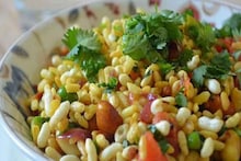 Bankura News:  বাকুড়ায় আবার কী হল? মুড়ি খেতে ছুটে আসছে কাতারে কাতারে মানুষ, জানলে আপনিও ছুটবেন