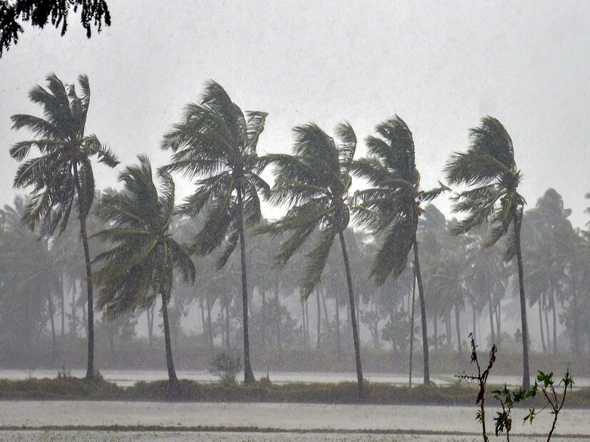 দক্ষিণবঙ্গে ভারী বৃষ্টির পূর্বাভাস না থাকলেও শনি ও রবিবার উত্তরবঙ্গের ভারী বৃষ্টির পূর্বাভাস রয়েছে। বিশেষ করে উত্তরবঙ্গের পার্বত্য অঞ্চলের জেলাগুলিতে।
