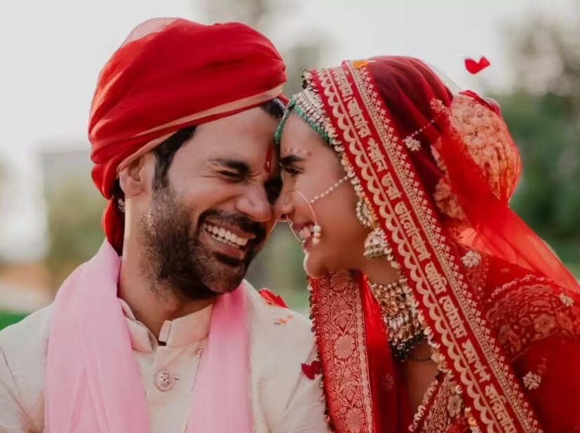বেশ অনেক বছর প্রেমের পর ২০২১-এর ১৫ নভেম্বর বিয়ে করেন রাজকুমার-পত্রলেখা৷ অর্থাৎ বিয়ের ৪ বছর পর তাঁদের ঘরে আসছে নতুন অতিথি৷ 