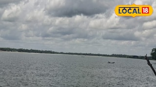 প্রবল বৃষ্টিতে নদীর জল বেড়েছে অনেকটাই