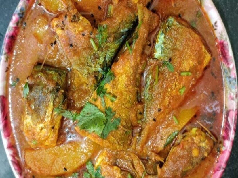 ম্যাকারেল মাছ মূলত শৈবাল এবং ঘাস খেয়ে বেঁচে থাকে, তাই এটি মাছ প্রেমীদের একটি প্রধান পছন্দ কারণ এটির স্বাদ দুর্দান্ত। এই মাছ ঝোল এবং ভাজা করে খাওয়া যায়। তাতে স্বাদ আরও ভাল হয়। এই মাছ প্রতি কেজি ২৫০ থেকে ৪০০ টাকায় বিক্রি হয়।