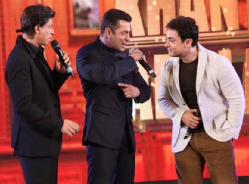 বলিউডের ৩ সুপারস্টার, তাঁদের নিজস্ব জীবন কেমন? এ প্রশ্ন ভক্তদের থাকেই৷ বাড়িতে তাঁরা কী করেন, কীভাবে থাকেন, এতো সকলেই জানতে চান৷ এবার সেই তথ্যই ফাঁস করে দিলেন আমির খান৷ রাতের পার্টিতে যা করেন এই ৩ জন, শুনলে নিজেদের সঙ্গে মিল পাবেন নিশ্চয়ই৷ 