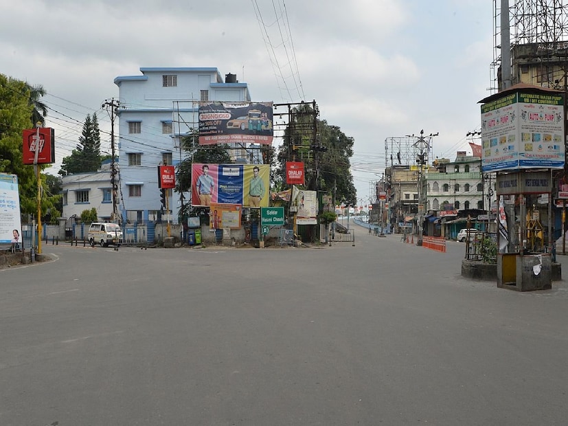 দক্ষিনদিনাজপুর :: পরিষ্কার আকাশ বালুরঘাটে সর্বনিম্ন তাপমাত্রা রয়েছে জেলায় ২৭.০৩ ও সর্বচ্চ তাপমাত্রা ছিল ৩২.০৬ ডিগ্রি সেলসিয়াস।