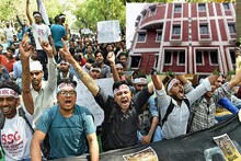 পুজোর আগে সুখবর! পুরনো চাকরিতে ফিরলেন হাজার হাজার চাকরি বাতিল হওয়া শিক্ষকরা