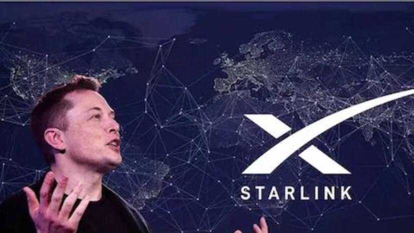 Starlink কী? Elon Musk-এর সংস্থা SpaceX-এর প্রকল্প হল Starlink। যা লো-আর্থ অরবিট (LEO) স্যাটেলাইটের মাধ্যমে হাই-স্পিড ইন্টারনেট প্রদান করে। পৃথিবীর থেকে ৫৪০-৫৭০ কিলোমিটার উপরের কক্ষপথে প্রদক্ষিণ করছে এই স্যাটেলাইটগুলি। এরপর সেগুলি সরাসরি গ্রাহকদের ঘরে ঘরে ইন্টারনেট পৌঁছে দেয়। যেখানে মোবাইল নেটওয়ার্ক অথবা ফাইবার ব্রডব্যান্ড ফেসিলিটি পৌঁছতে পারে না, সেখানকার জন্য বিশেষ ভাবে উপযোগী হতে চলেছে এটি। 