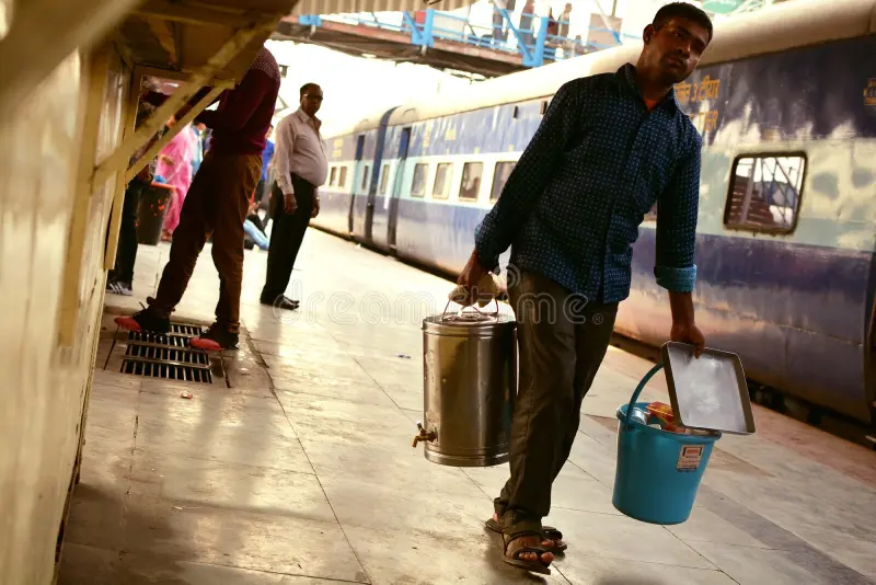 এখানেই শেষ নয়— RailwaySeva (@RailwaySeva) ২৪ জুন, ২০২৫ রেলের ভাবমূর্তি নষ্টকারী ওই ব্যক্তির বিরুদ্ধে ব্যবস্থা নেওয়া হচ্ছে বলেও জানিয়েছে রেল। রেল পরিষেবা তার পোস্টে লিখেছে - ভাইরাল করার উদ্দেশ্যে ইচ্ছাকৃতভাবে এই ভিডিওটি তৈরি করা হয়েছে।