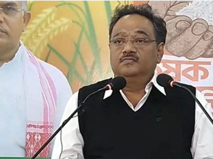 আগামী ২৬ এর নির্বাচনে বিজেপির লক্ষ্য রাজ্য দখল করা। সেই লক্ষ্যে বিজেপির প্রথম টার্গেট জেলার ভোট । সেই জেলার ভোটকে জয় করতে হলে এমন এক নেতার প্রয়োজন যিনি এই রাজ্য তথা প্রত্যেকটি জেলাকে চেনেন । একথা বলা বাহুল্য রাজ্যের ২৪ টি জেলা বিজেপির রাজ্যসভার সংসদ শমিক ভট্টাচার্যের নখদর্পণে। 