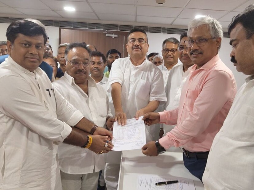 দলের সকল স্তরে সকল লবীর কাছে গ্রহণযোগ্য শমীক ভট্টাচার্য। কেবলমাত্র বিজেপি নয় অন্যান্য বিরোধী রাজনৈতিক দলের মধ্যেও শমীক ভট্টাচার্য এর গ্রহণযোগ্যতা সুসম্পর্ককেও দেখা হয়েছে কেন্দ্রের তরফে। শুধু তাই নয় দলের কর্মীদের কাছে গ্রহণযোগ্য পরিচিত মুখ । এমনটাই মনে করে দলের পরবর্তী রাজ্য সভাপতি হিসেবে শমীক ভট্টাচার্যতেই আস্থা রেখেছে বিজেপির কেন্দ্রীয় নেতৃত্ব।