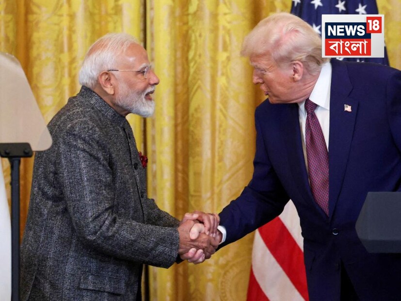 তার পরেই মার্কিন প্রেসিডেন্টের হুঁশিয়ারি, ‘‘যদি তারা (ব্রিকস্‌ সদস্যেরা) সেই খেলা খেলতে চায়, আমিও খেলতে প্রস্তুত!’’ তাঁর স্পষ্ট বার্তা, ‘‘কেউ যদি ডলারের চ্যালেঞ্জ করতে চায়, তবে তাদের মূল্য দিতে হবে।’’