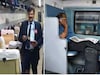 বাড়ির খাবার নিয়ে ট্রেনে যেতে গিয়ে বিপাকে বহু যাত্রী, গুনতে হল জরিমানা! কী হল জানেন?