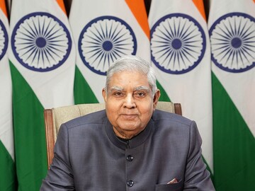 ‘খুশি নন মোদি...,’  এক মন্ত্রী ফোন করেছিল ধনখড়কে, বলেছিল...! তারপরেই আচমকা ইস্তফা