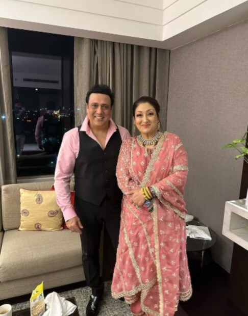 গোবিন্দ এবং সুনীতা আহুজার বিয়ের ৩৮ বছর হয়ে গেছে। এত বছর পর তাঁদের সম্পর্কের ফাটল দেখে সবাই অবাক। গোবিন্দের সমস্ত উত্থান-পতনে সুনীতা তাঁর পাশে ছিলেন। গোবিন্দ এমন একজন তারকাও ছিলেন যিনি কখনও তাঁর বিবাহকে প্রভাবিত হতে দেননি।
