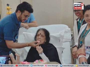 Sourav Ganguly অসুস্থ সৌরভ গঙ্গোপাধ্যায়ের মা! জ্বর, গলা ব্যথা নিয়ে ভর্তি করানো হল হাসপাতালে! কী অসুখ তাঁর?