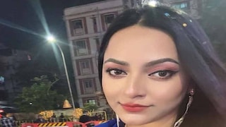 পুলিশের হাতে গ্রেফতার বাংলাদেশি মডেল পুলিশের হাতে গ্রেফতার বাংলাদেশি মডেল