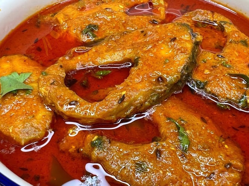 *ম্যাকরেল: ভিটামিন ডি এবং ওমেগা-৩ বেশি। ছোট ম্যাকেরেল খাওয়া নিরাপদ। কিন্তু কিং ম্যাকেরেলে পারদের পরিমাণ বেশি, তাই এটি ঘন ঘন খাওয়া উচিত নয়।