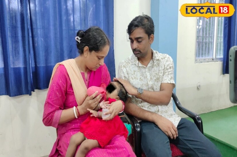 টাইপ ১ রোগে আক্রান্তদের শিশুদের চেনার উপায় হচ্ছে। শরীরের গুরুতর পেশী দুর্বলতা, শ্বাসকষ্ট, খাবার গিলতে সমস্যা, শিশুদের কম নড়াচড়া করা ইত্যাদি লক্ষণ দেখা দেই। তবে সময়মতো এর চিকিৎসা না হলে মৃত্যু পর্যন্ত হতে পারে শিশুদের। (ছবি ও তথ্য: জিএম মোমিন)