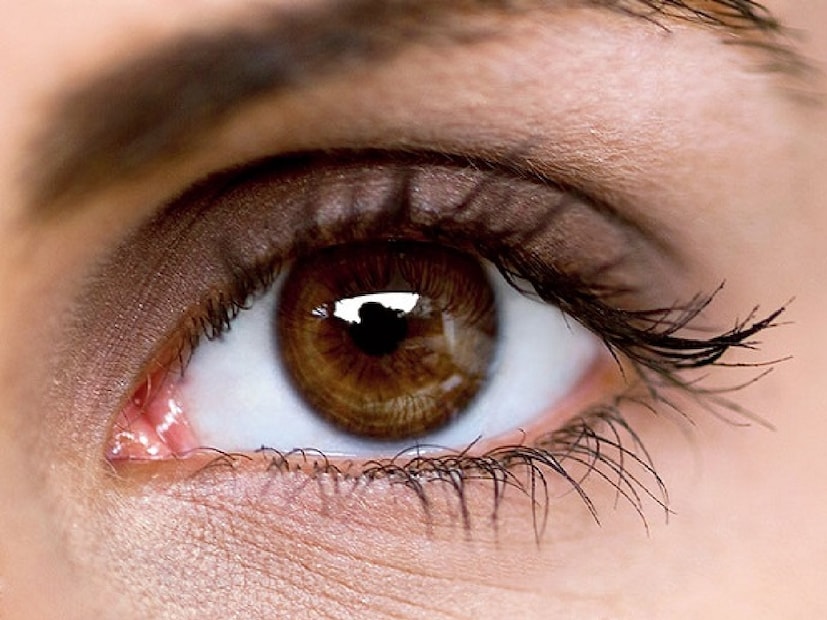 রাতে চোখে কম দেখা-- ভিটামিন এ-র অভাবে এমনটা হয়।