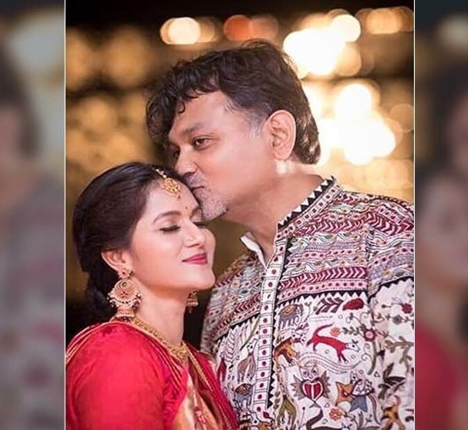 মিথিলার এই সাফল্য খুশি সৃজিতও৷ যদিও এখন তাঁদের সম্পর্ক তলানিতে৷ দু’জনকে আর একসঙ্গে দেখা যায় না, এমনকি তাঁরা থাকেনও আলাদা৷ সৃজিত আবার প্রেম করছেন বলেও গুঞ্জন৷ 