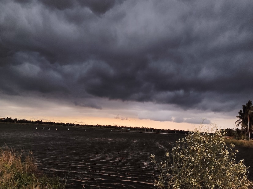IMD Weather Update: মনসুন ফ্লো-র প্রভাবে অতি ভারী বৃষ্টির চরম সতর্কতা বাংলার ৫ জেলায়, ৪০ কিমি বেগে ঝড়-বৃষ্টির আশঙ্কা কোথায়? আবহাওয়ার খবর