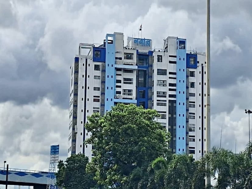পরিযায়ী শ্রমিকদের যে আবেদনগুলি জমা পড়ছে রাজ্য শ্রম দপ্তরের তরফে বিস্তারিত তথ্য জেলা গুলিকে দেওয়া হবে। 