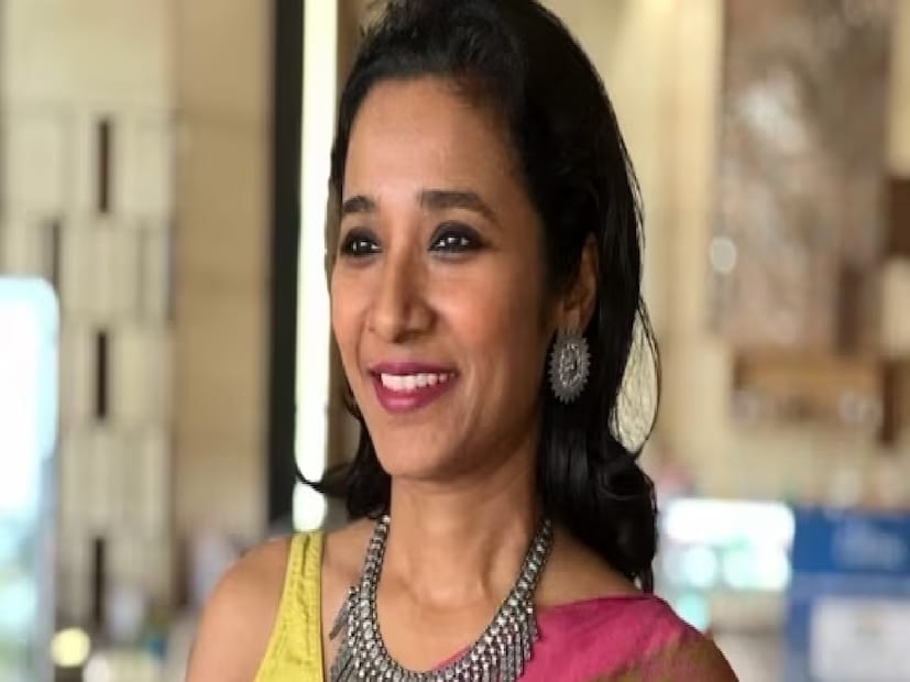 এমন পরিস্থিতিতে পাশে পেয়েছেন বন্ধুদের। তাঁদের ছবি পোস্ট করে তন্নিষ্ঠা লিখেছেন, 'আমি এই শক্তি ও ভালবাসা পেয়েছি আমার বন্ধু ও পরিবারের কাছ থেকে, যারা আমার সবচেয়ে কঠিন সময়েও পাশে দাঁড়িয়েছে এবং সত্যিকারের হাসি ফিরিয়ে এনেছে। আজকের এই প্রযুক্তিপ্রধান দুনিয়ায়, মানুষই সেই অসাধারণ শক্তি, যার সহমর্মিতা, উপস্থিতি এবং ভালোবাসা আমাকে বাঁচিয়ে রাখছে।'
