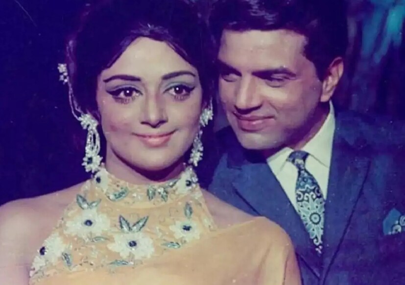 ধর্মেন্দ্রর প্রতি ভালবাসার কথা স্বীকার করার সময়, জয়া বচ্চন তাকে 'গ্রীক গড' বলে অভিহিত করেছিলেন। এই প্রবীণ অভিনেত্রী বলেন, 'আমার বাসন্তীর (শোলেতে হেমা মালিনীর চরিত্র) চরিত্রে অভিনয় করা উচিত ছিল কারণ আমি ধর্মেন্দ্রকে ভালবাসতাম। যখন আমি তাকে প্রথমবার দেখি, তখন আমি এতটাই নার্ভাস হয়ে যাই যে কী করব বুঝতে পারি না। সেখানে একজন অসাধারণ চেহারার মানুষ ছিলেন। তিনি সাদা প্যান্ট এবং জুতো পরেছিলেন এবং দেখতে অবিকল গ্রীক গডের মতো ছিল।'