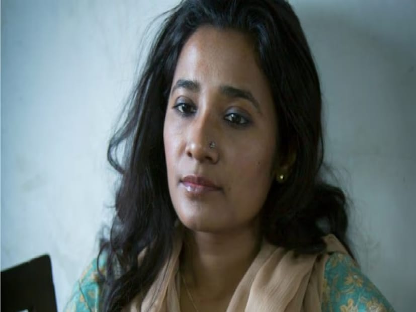 তবে হার মানেননি তন্নিষ্ঠা, মানবেনও না। ক্যানসার তাঁর মুখ থেকে কেড়ে নিতে পারেনি হাসি। সোশ্যাল মিডিয়ায় সেই লড়াইয়ের কথাই লিখলেন অভিনেত্রী ও পরিচালক তন্নিষ্ঠা চট্টোপাধ্যায়। 