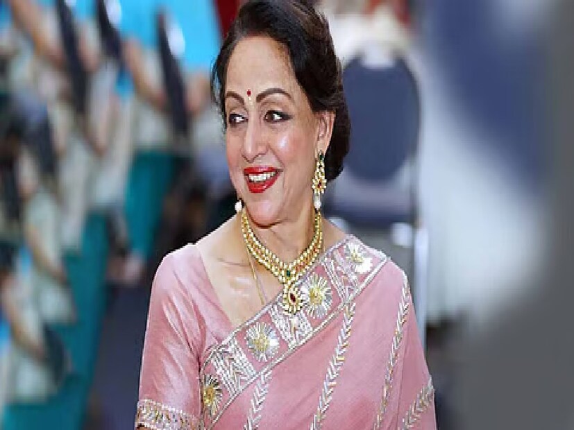 এক পুরনো সাক্ষাৎকারে প্রকাশ কৌর বলেছিলেন যে, “আমি তেমন শিক্ষিত কিংবা সুন্দরী - কোনওটাই নই। তবে আমার সন্তানদের চোখে আমি বিশ্বের সেরা নারী। আর একই ভাবে, আমার কাছে আমার সন্তানরাও বিশ্বসেরা। আমি আমার সন্তানদের খুব ভাল করে চিনি এবং পূর্ণ আত্মবিশ্বাসের সঙ্গে বলতে পারি যে, আমার সন্তানদের কেউ ক্ষতি করতে পারবে না।”