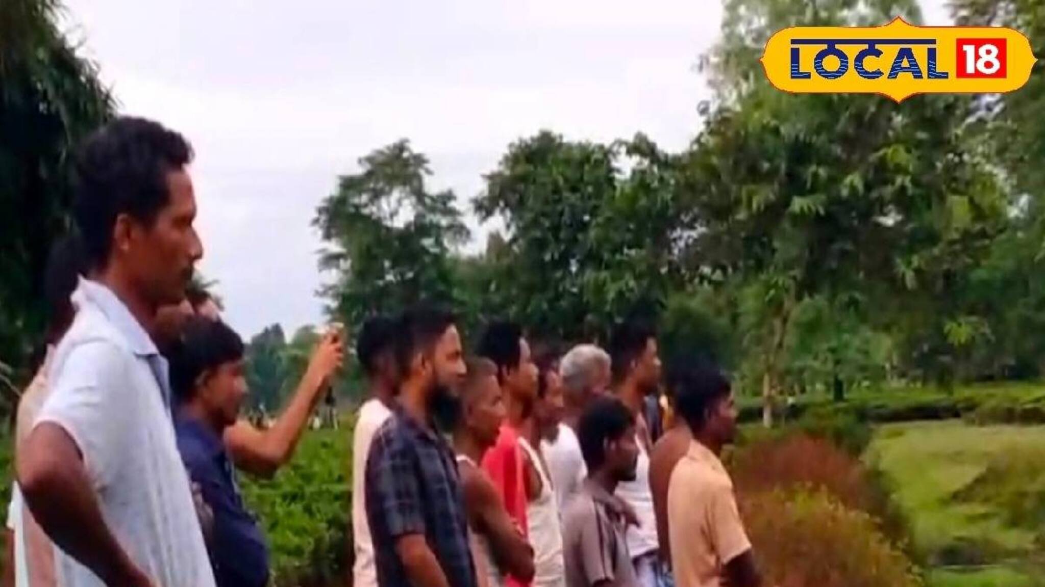 সাতসকালে বন্ধ হয়ে গেল কাজ! চা বাগান দখল করল...! ভয়ে চুপচাপ দাঁড়িয়ে সব দেখলেন শ্রমিকরা