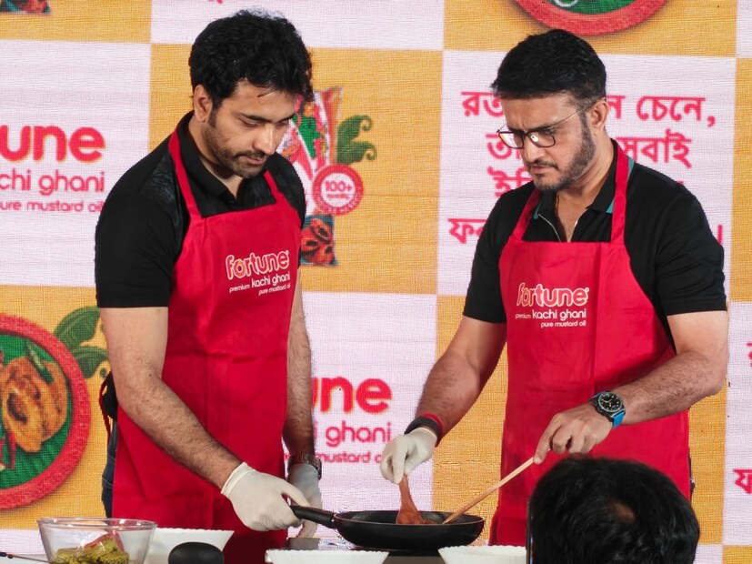 ভোজ্য তেল প্রস্তুতকারী সংস্থার ব্র্যান্ড অ্যাম্বাসাডর হয়ে উচ্ছ্বসিত অভিনেতা আবির চট্টোপাধ্যায়। তাঁর কথায়, “বাঙালি বাড়িতে ইলিশ আর খাঁটি সর্ষের তেল শুধু সামান্য উপকরণই নয় – এটা আসলে আমাদের পরিচিতির অঙ্গ। আমার মা এবং ঠাকুরমা সর্ষের তেলে ইলিশ রান্না করতেন, আর সেই স্বাদ পেয়েই আমি বেড়ে উঠেছি। আর শৈশবের সেই স্বাদ আবারও যেন জাগিয়ে তুলছে ফরচুন কাচ্চি ঘানি সর্ষের তেল। এটি এমন একটি ব্র্যান্ড, যা সত্যতা এবং ঐতিহ্যের প্রতীক। আর সেই কারণেই এর সঙ্গে যুক্ত হওয়ার ফলে ঘরে ফিরে আসার মতো অনুভূতি হয়।”