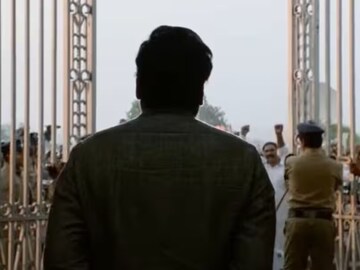 দেশের একমাত্র সুপারস্টার যিনি একই পরিবারের ৩ নায়িকার সঙ্গে প্রেম করেছেন রুপোলি পর্দায় ! দেশের একমাত্র সুপারস্টার যিনি একই পরিবারের ৩ নায়িকার সঙ্গে প্রেম করেছেন রুপোলি পর্দায় !