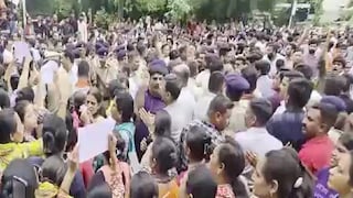 আহমেদাবাদে স্কুলে তুলকালাম 