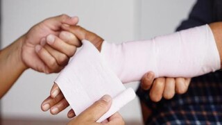 হাত কেটে নিল দুষ্কৃতিরা Photo- Representative 