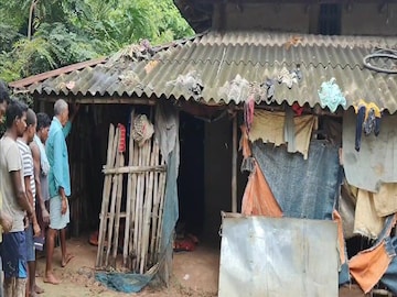মার খেয়ে অসুস্থ বাঙালি যুবক